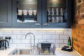 Modern 2-bed Flat in Central Leeds - Sleeps 6