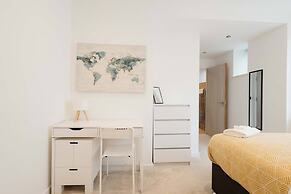 Central Leeds 1-bed Apartment Near Train Station