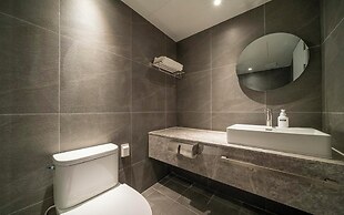 Busan Yongho-dong Athena Hotel