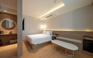 Busan Yongho-dong Athena Hotel