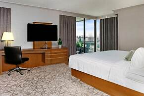 Crowne Plaza Toronto Suites