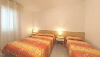 Comfortable Central Stay With Terrace