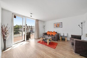 Kennet House 2 Bed and 2 Bath Apt. 7