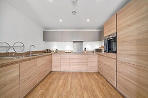 Kennet House 2 Bed and 2 Bath Apt. 7