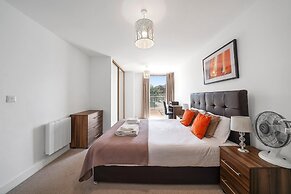 Kennet House 2 Bed and 2 Bath Apt. 7