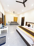 Hotel The Sunlight Restaurant Bhimtal