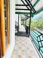 Hotel The Sunlight Restaurant Bhimtal