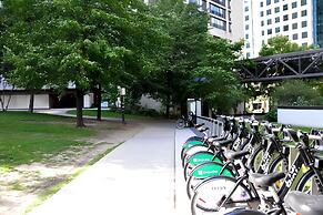 Toronto Central Hotels & Suites