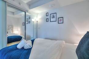 Econo Suites DT