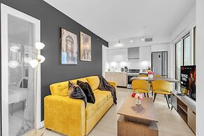 Econo Suites DT