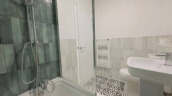 Elizabeth Line - Parking - Wifi - Sleeps 4