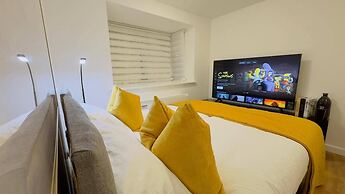 Elizabeth Line - Parking - Wifi - Sleeps 4
