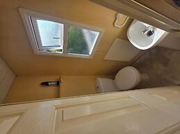 Twin Ayre Cabin Retreat, Welshpool