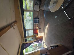 Twin Ayre Cabin Retreat, Welshpool