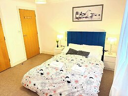 City Centre - Sleeps 2 - Wifi Parking Projector