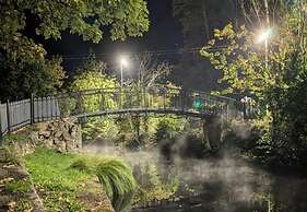 Riverside Shepherds Hut in Newtown Wales