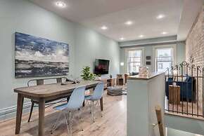 Casa Hotels: Chic Industrial 2nd Floor Suite