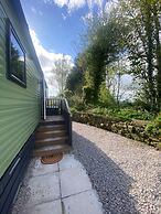 Coworth Deluxe Cabin With Garden