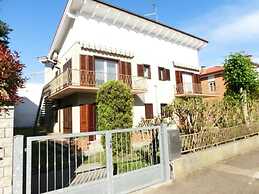 Equipped Flat Just a a Short Walk From the Beach