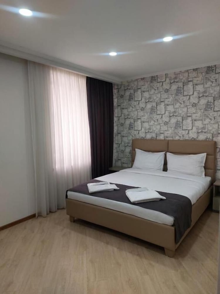 Aparan Hotel