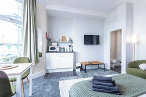 The Bayview Apart Hotel