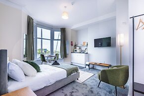 The Bayview Apart Hotel
