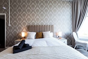 The Bayview Apart Hotel
