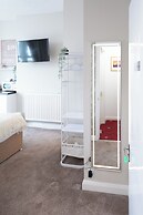 The Bayview Apart Hotel