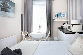 The Bayview Apart Hotel