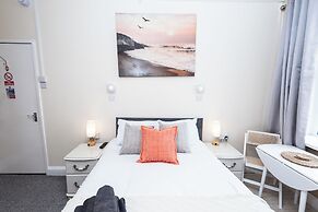 The Bayview Apart Hotel
