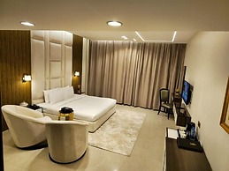 Clifton International Hotel