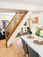 Sleeps 6 - Parking - Garden - Wifi - Bbq
