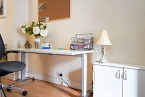 Sleeps 6 - Parking - Garden - Wifi - Bbq