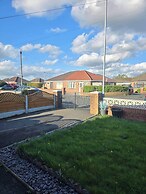 Sleeps 6 - St Helens - 50 Mins to Peak District