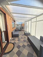 Sleeps 6 - St Helens - 50 Mins to Peak District