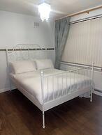 Sleeps 6 - St Helens - 50 Mins to Peak District