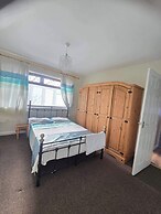 Sleeps 6 - St Helens - 50 Mins to Peak District