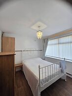 Sleeps 6 - St Helens - 50 Mins to Peak District