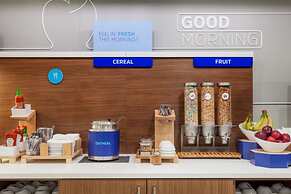 Holiday Inn Express Granby Northwest By Ihg