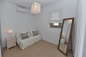 White Tinos Luxury Suites