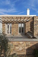 White Tinos Luxury Suites