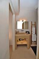 White Tinos Luxury Suites