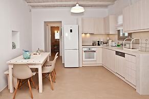 White Tinos Luxury Suites