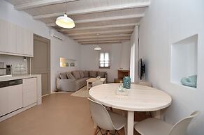 White Tinos Luxury Suites