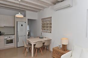 White Tinos Luxury Suites