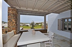 White Tinos Luxury Suites