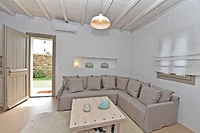 White Tinos Luxury Suites