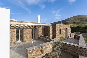 White Tinos Luxury Suites