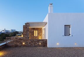 White Tinos Luxury Suites