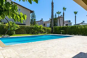 Paradise Town Villa Alison